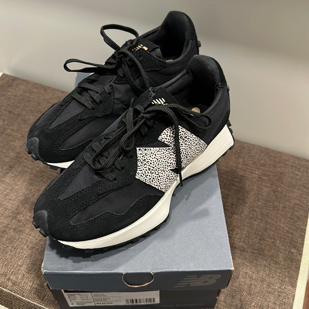 327 New Balance size 6.5 BRAND NEW